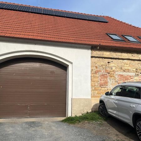 Ubytovani 1Kk Ve Zlonicich Slaný Exteriör bild